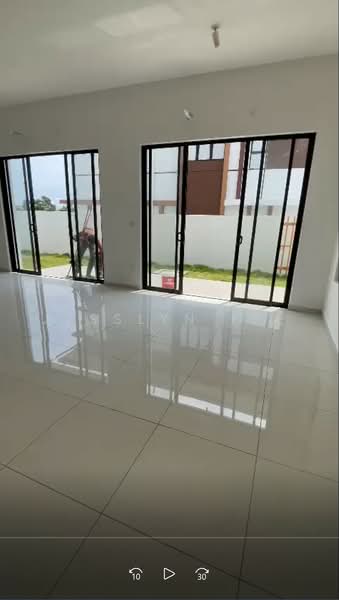 Semi-Detached House for Sale in Semenyih (Selangor) - Jesslyn Lee - Living Room - PropertyGuru.com.my