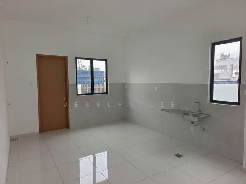 Semi-Detached House for Sale in Semenyih (Selangor) - Jesslyn Lee - Kitchen - PropertyGuru.com.my