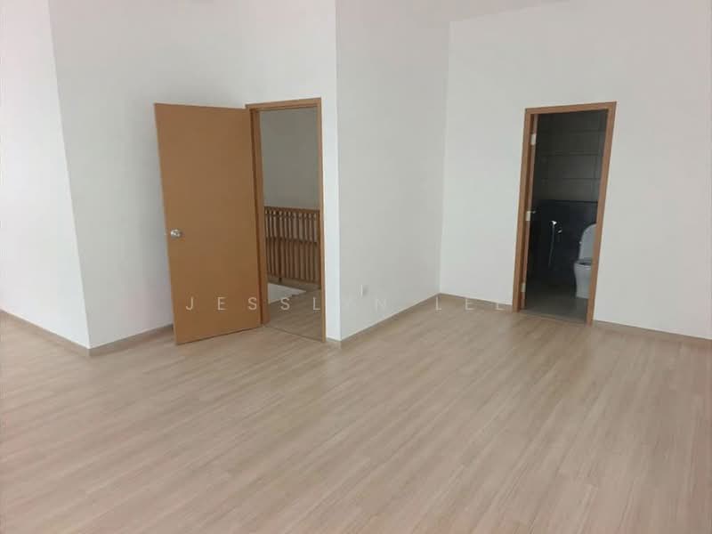 Semi-Detached House for Sale in Semenyih (Selangor) - Jesslyn Lee - Master Bedroom - PropertyGuru.com.my
