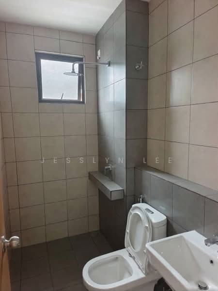 Semi-Detached House for Sale in Semenyih (Selangor) - Jesslyn Lee - Bathroom - PropertyGuru.com.my