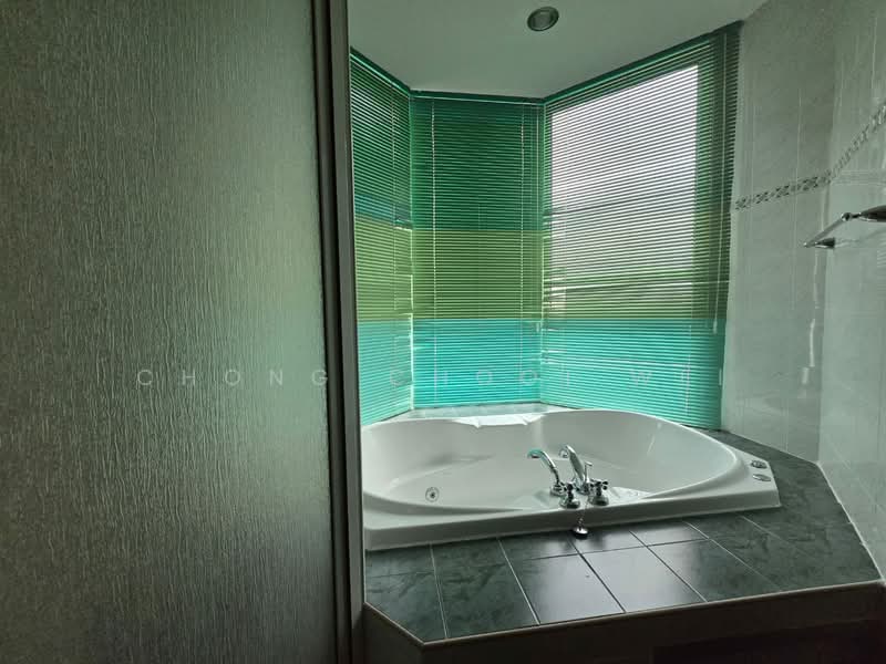 Condominium for Rent at Gurney Beach Resort - Chong Chooi Wei - Bathroom - PropertyGuru.com.my