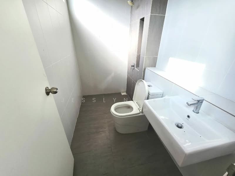 Semi-Detached House for Sale in Eco Majestic (Semenyih) - Jesslyn Lee - Bathroom - PropertyGuru.com.my