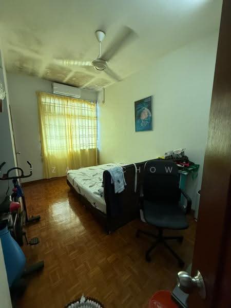 2-storey Terraced House for Sale in Taman Gaya (Ulu Tiram) - Zack Chow - Bedroom - PropertyGuru.com.my