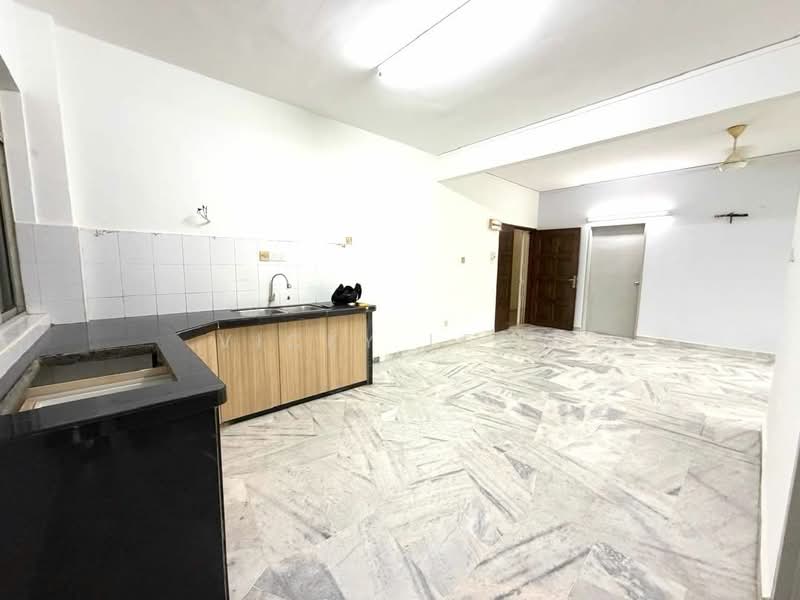 Pangsapuri untuk Dijual di Desa Daya - Vicky Leow - Kitchen - PropertyGuru.com.my