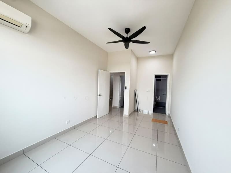 Kediaman Servis untuk Dijual di Meridin Bayvue Serviced Apartment - Yvonne Lim - PropertyGuru.com.my