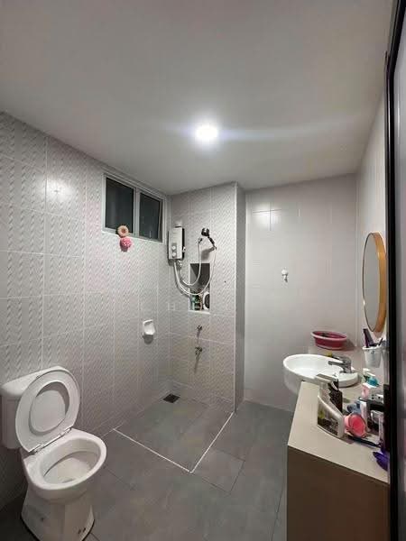Apartment for Sale at Austin Suites (Permata Austin) - Elston Chong - Bathroom - PropertyGuru.com.my