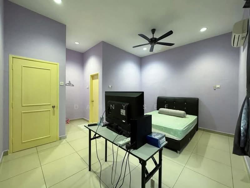 Semi-Detached House for Sale in Bandar Indahpura (Kulai) - Danny See - Bedroom - PropertyGuru.com.my