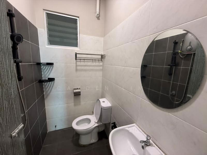 Pangsapuri untuk Disewa di The Rise Collection 3 - Cayden Lim - Bathroom - PropertyGuru.com.my