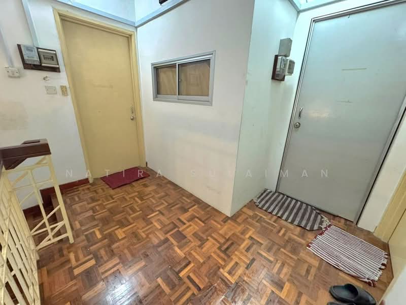 2-storey Terraced House for Sale in Seksyen 5 (Kota Damansara) - Natira Sulaiman - Entrance - PropertyGuru.com.my
