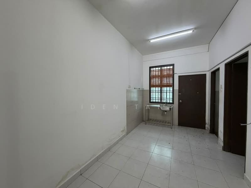 2-storey Terraced House for Sale in Kulai (Johor) - Iden Tan - Kitchen - PropertyGuru.com.my
