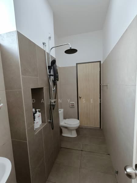 2-storey Terraced House for Sale in Taman Impian Emas (Skudai) - Danny See - Bathroom - PropertyGuru.com.my