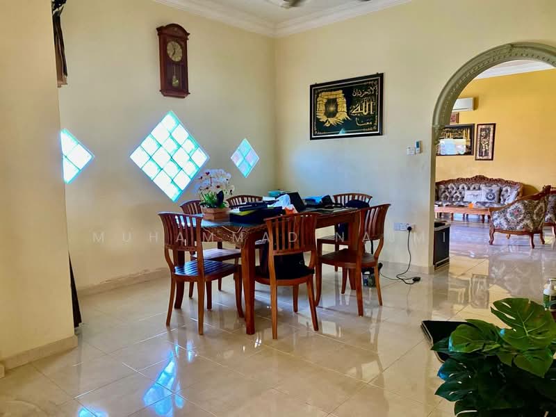 Bungalow House untuk Dijual di Cukai (Terengganu) - Muhammad Najmi - Dining Room - PropertyGuru.com.my