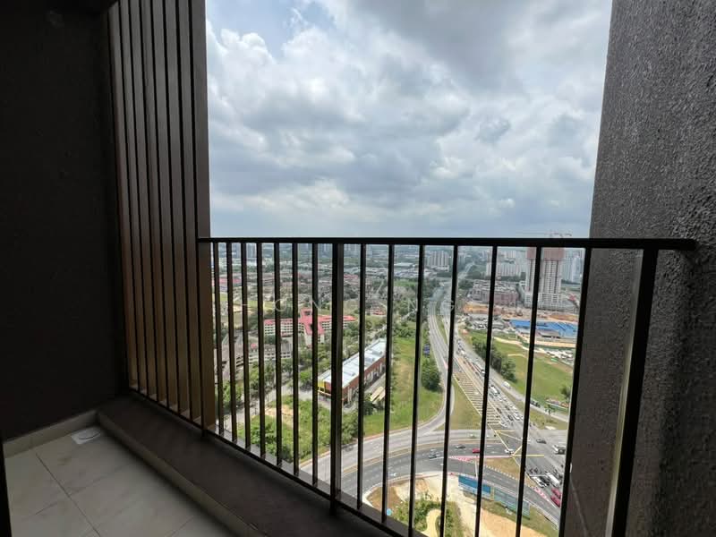 Kediaman Servis untuk Disewa di Residensi Dian II - Hong Ng - Balcony - PropertyGuru.com.my
