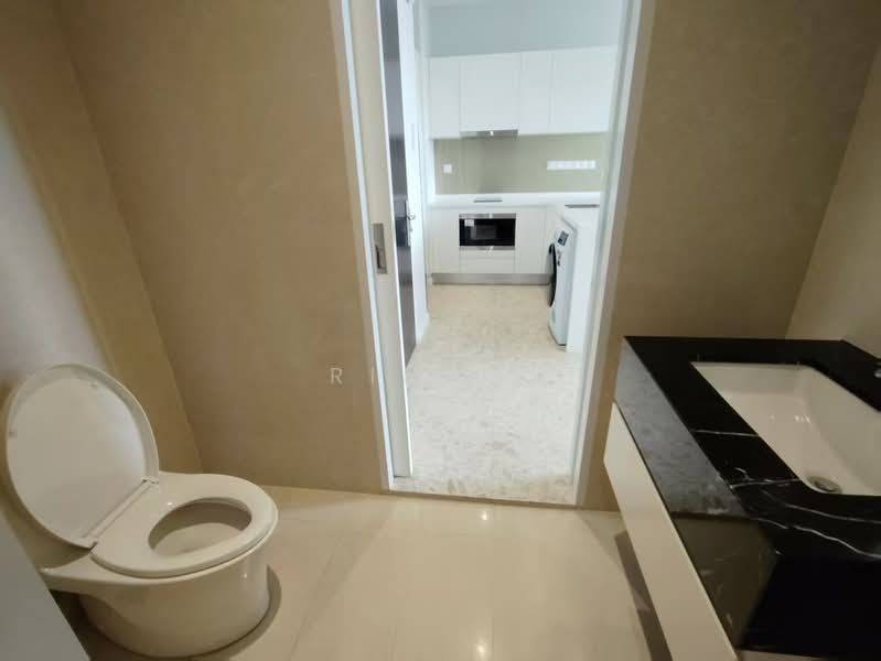 Service Residence for Sale at Pavilion Ceylon Hill - Rina . - Bathroom - PropertyGuru.com.my