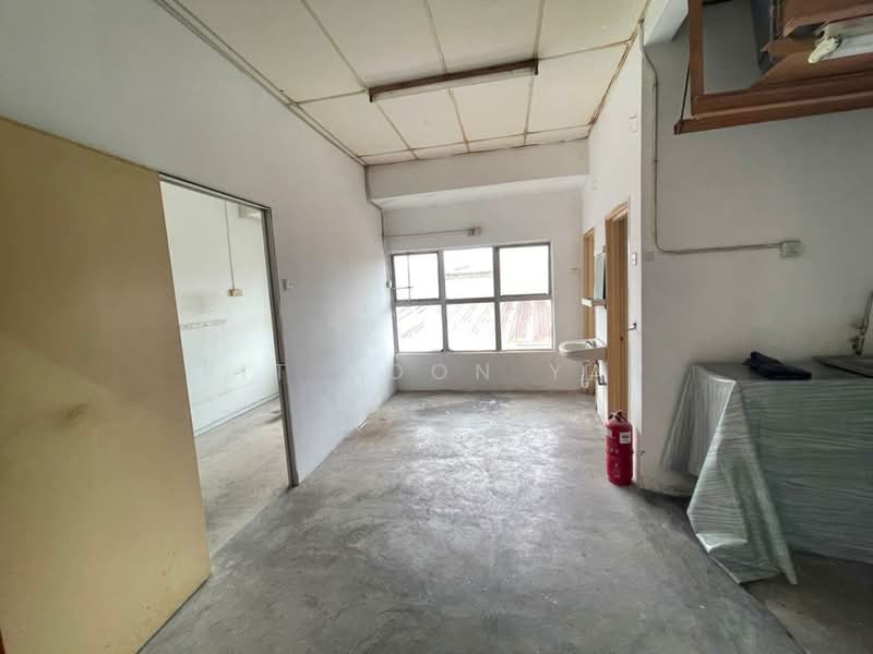Shop for Rent in Seri Kembangan (Selangor) - Pit Voon Yap - Interior - PropertyGuru.com.my