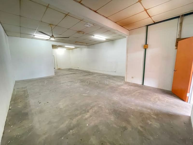 Shop for Rent in Seri Kembangan (Selangor) - Pit Voon Yap - Interior - PropertyGuru.com.my