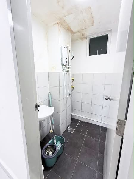 Condominium for Rent at Fairview Residence - Jerry Tan - Bathroom - PropertyGuru.com.my