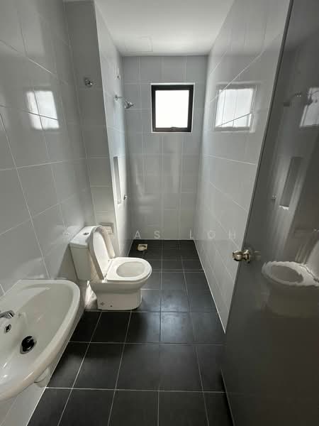 Townhouse for Sale in Eco Grandeur (Puncak Alam) - Lucas Loh - Bathroom - PropertyGuru.com.my