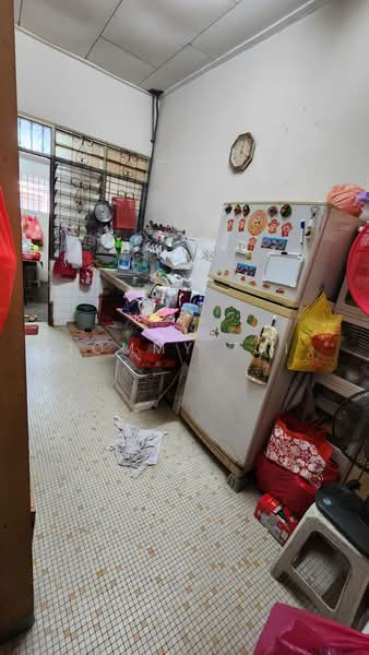 1-storey Terraced House for Sale in Taman Pelangi (Johor Bahru) - Tommy Tai - Kitchen - PropertyGuru.com.my