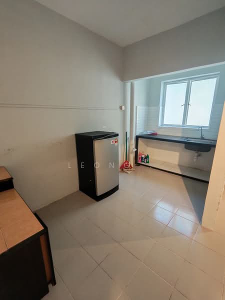 Apartment for Sale at Palm & Nipah Court (Pangsapuri Nipah) - Leong . - Kitchen - PropertyGuru.com.my