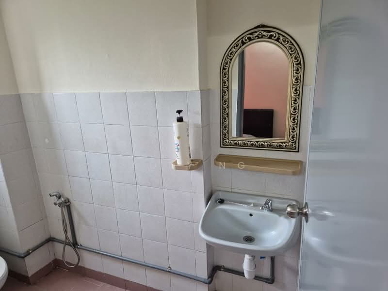Kondominium untuk Disewa di Seri Cendekia - Addy Ng - Bathroom - PropertyGuru.com.my