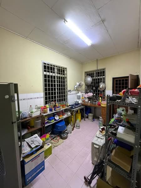 Semi-Detached House for Sale in Taman Megah Ria (Masai) - Fion Lee - Kitchen - PropertyGuru.com.my