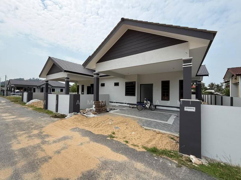 Semi-Detached House for Sale in Kampung Baru Tebing Tembah (Kuala Paka) - Muhammad Najmi - Exterior - PropertyGuru.com.my