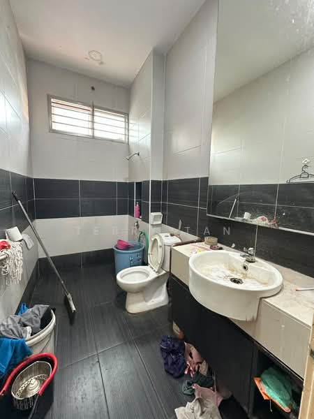 Rumah Teres 2-Tingkat untuk Dijual di Bandar Putra (Kulai) - Terry Tan - Bathroom - PropertyGuru.com.my