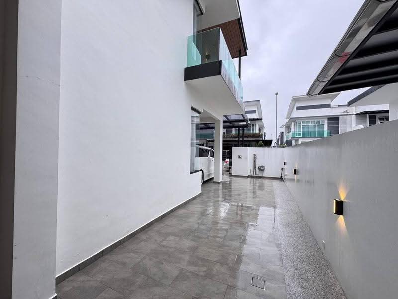 Cluster House for Sale in Mutiara Rini (Skudai) - Tommy Tai - Exterior - PropertyGuru.com.my