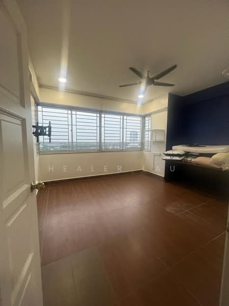 Kondominium untuk Dijual di Country Tower Condominium - Healer Lau - PropertyGuru.com.my