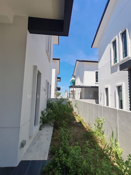Rumah Berkembar untuk Dijual di Ujong Pasir (Melaka) - Mario Seet - Exterior - PropertyGuru.com.my