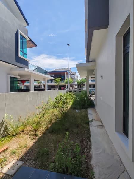 Rumah Berkembar untuk Dijual di Ujong Pasir (Melaka) - Mario Seet - Exterior - PropertyGuru.com.my