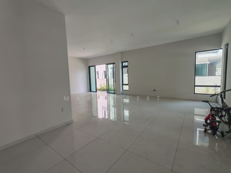 Rumah Berkembar untuk Dijual di Ujong Pasir (Melaka) - Mario Seet - Living Room - PropertyGuru.com.my