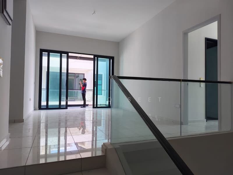 Rumah Berkembar untuk Dijual di Ujong Pasir (Melaka) - Mario Seet - Living Room - PropertyGuru.com.my