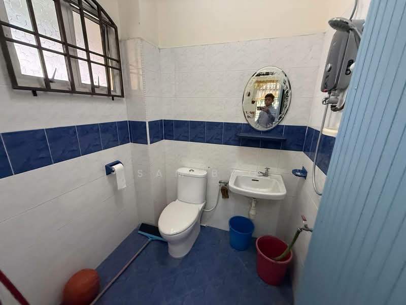 Rumah Berkembar untuk Dijual di Taman Delima (Kluang) - Sam Bro - Bathroom - PropertyGuru.com.my