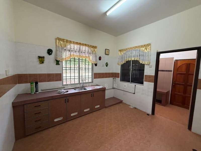 Rumah Berkembar untuk Dijual di Taman Delima (Kluang) - Sam Bro - Kitchen - PropertyGuru.com.my
