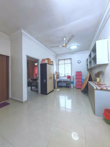 Rumah Berkembar untuk Dijual di Taman Bukit Kempas (Tampoi) - Karl Lim - Living Room - PropertyGuru.com.my