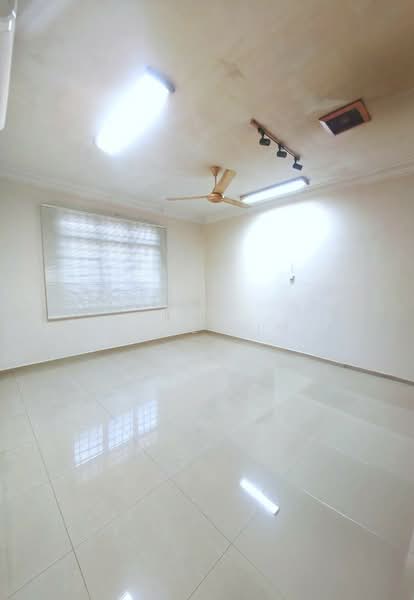 Rumah Berkembar untuk Dijual di Taman Bukit Kempas (Tampoi) - Karl Lim - Interior - PropertyGuru.com.my
