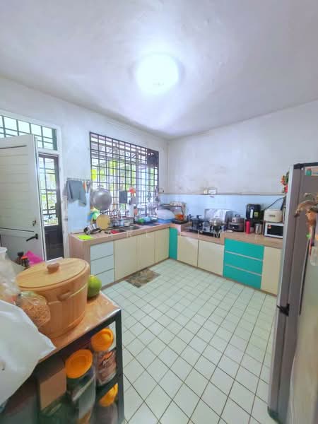 Rumah Berkembar untuk Dijual di Taman Bukit Kempas (Tampoi) - Karl Lim - Kitchen - PropertyGuru.com.my