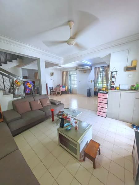 Rumah Berkembar untuk Dijual di Taman Bukit Kempas (Tampoi) - Karl Lim - Living Room - PropertyGuru.com.my