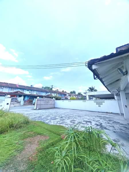Rumah Berkembar untuk Dijual di Taman Bukit Kempas (Tampoi) - Karl Lim - Exterior - PropertyGuru.com.my