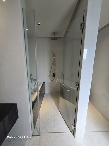 Service Residence for Sale at Service Suites @ Pavilion Embassy - Rina . - Bathroom - PropertyGuru.com.my