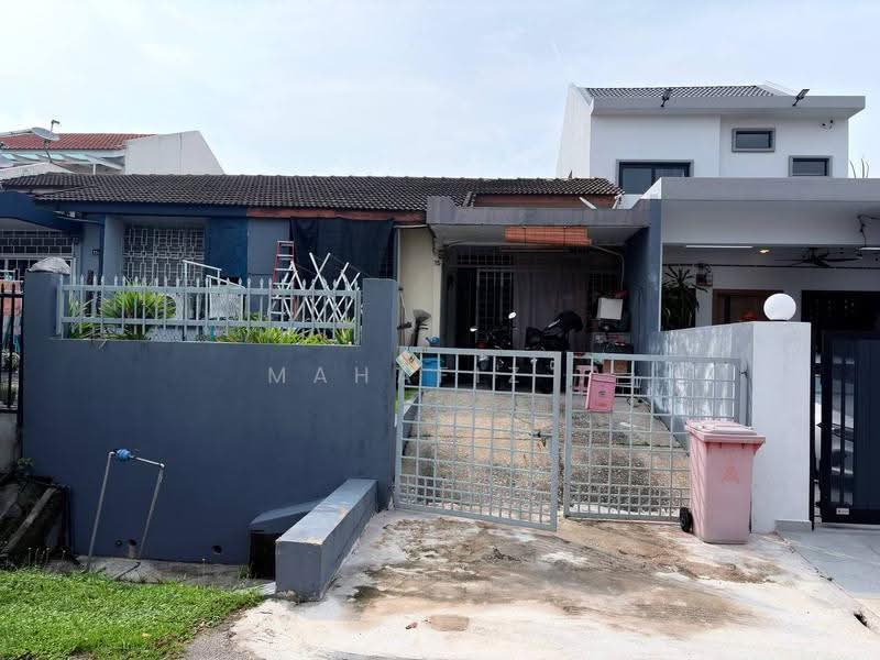 1-storey Terraced House for Sale in Kelana Jaya (Petaling Jaya) - Mahafiz . - Exterior - PropertyGuru.com.my