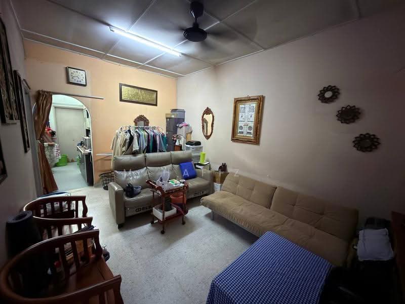 1-storey Terraced House for Sale in Kelana Jaya (Petaling Jaya) - Mahafiz . - Living Room - PropertyGuru.com.my