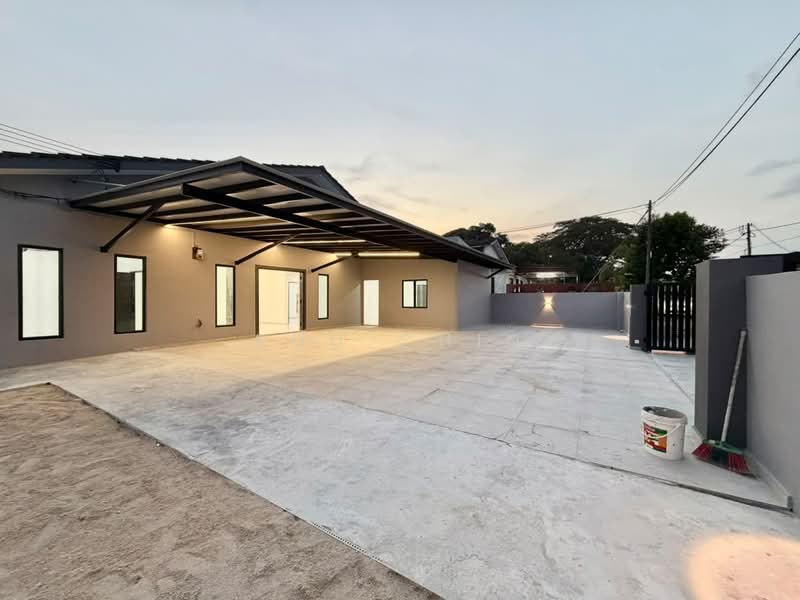 1-storey Terraced House for Sale in Taman Puteri Wangsa (Ulu Tiram) - Kuu Chin - Exterior - PropertyGuru.com.my