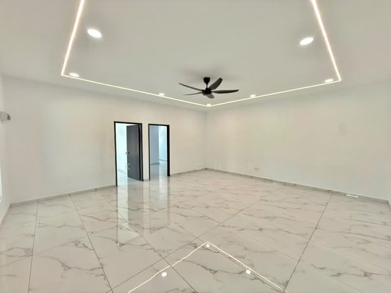 1-storey Terraced House for Sale in Taman Puteri Wangsa (Ulu Tiram) - Kuu Chin - Living Room - PropertyGuru.com.my