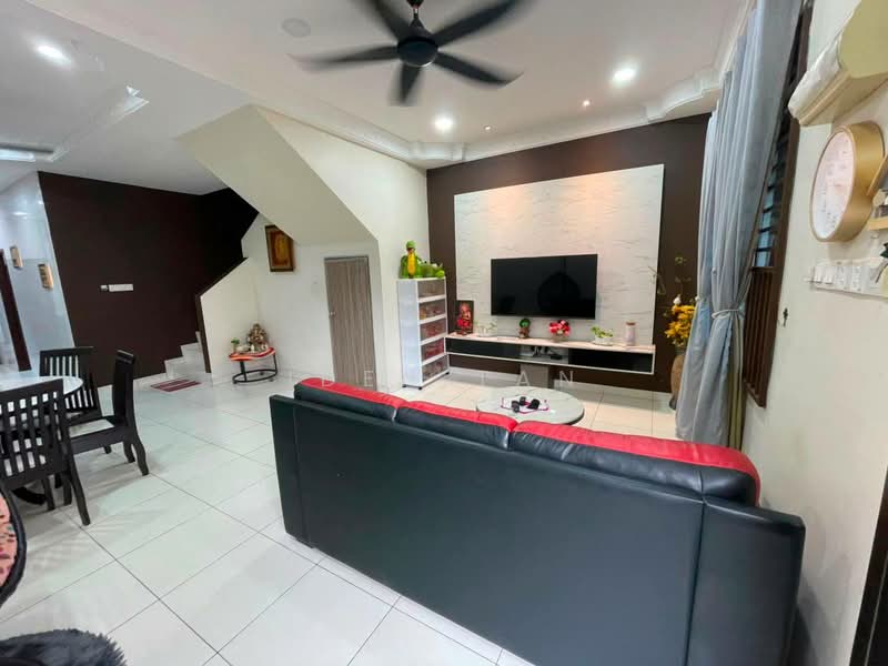 Rumah Teres 2-Tingkat untuk Dijual di Taman Scientex Senai (Senai) - Iden Tan - Living Room - PropertyGuru.com.my