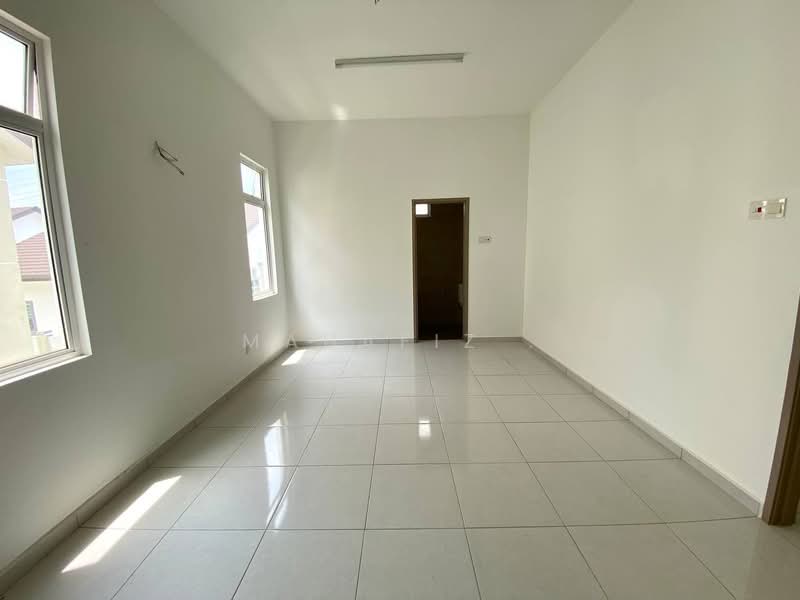 Bungalow House for Sale in Taman Bukit Senawang (Senawang) - Mahafiz . - PropertyGuru.com.my