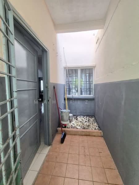 Bungalow House untuk Dijual di Sungai Buloh (Selangor) - Mahafiz . - Entrance - PropertyGuru.com.my