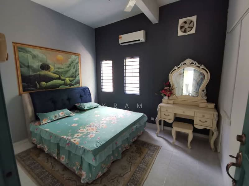 Bungalow House for Sale in Bandar Country Homes (Rawang) - Vikram . - Bedroom - PropertyGuru.com.my